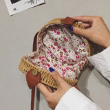 Sac Rond en Rotin aux Motifs Floraux